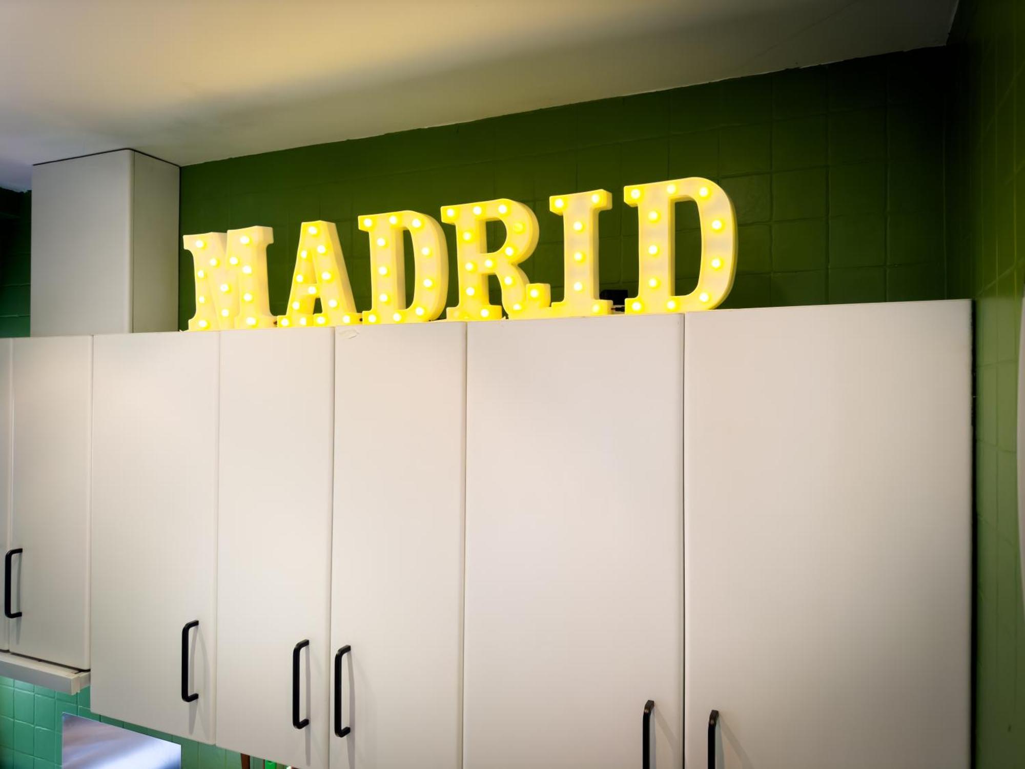 Disfruta Del Barrio De Las Letras Madri Exterior foto