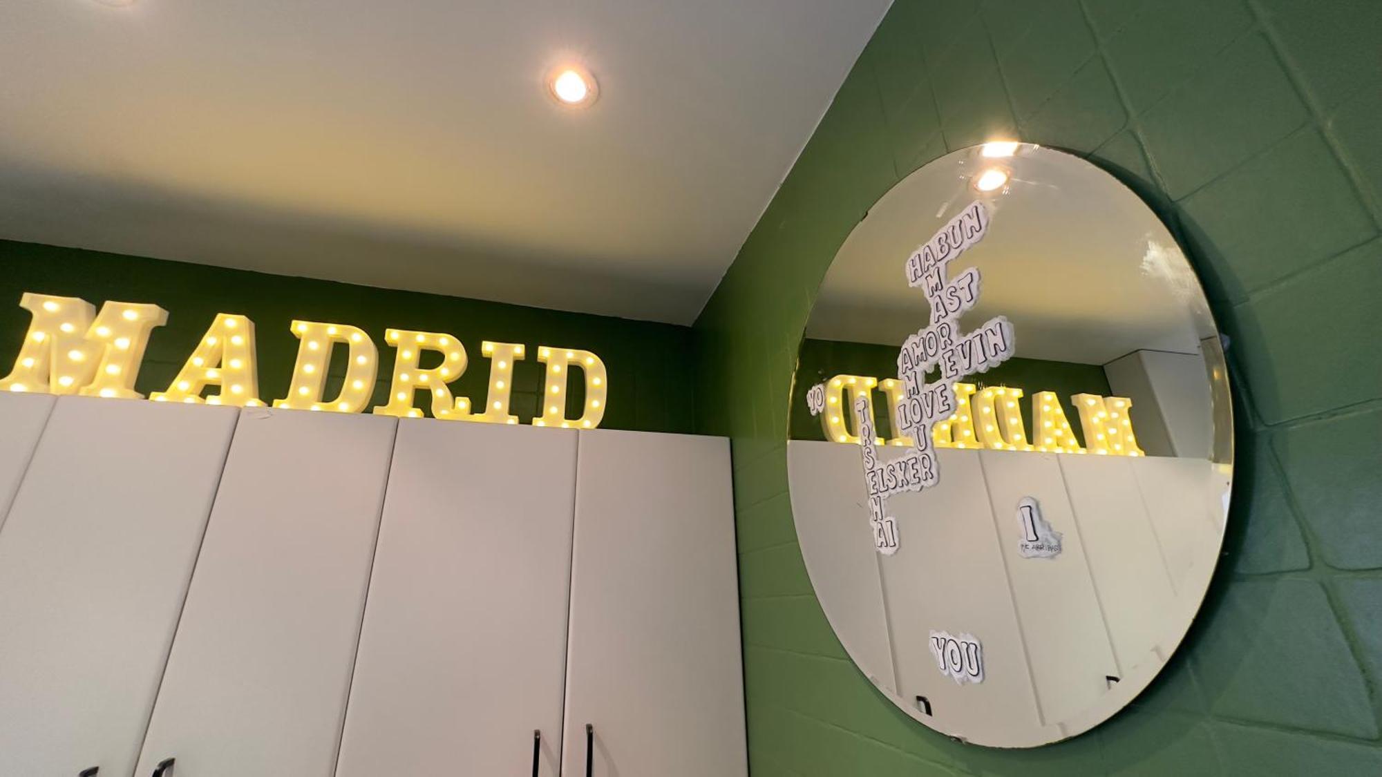 Disfruta Del Barrio De Las Letras Madri Exterior foto