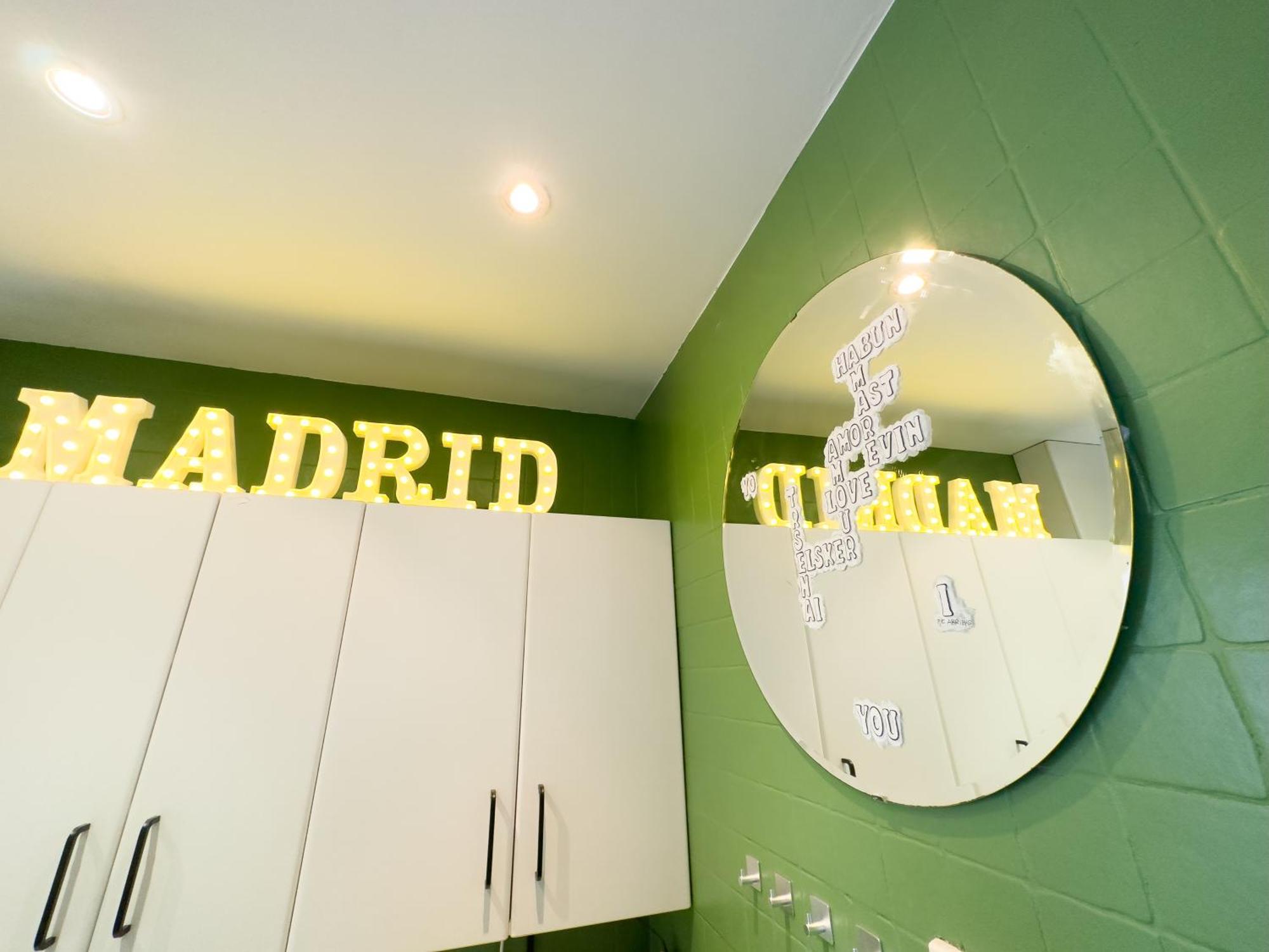 Disfruta Del Barrio De Las Letras Madri Exterior foto